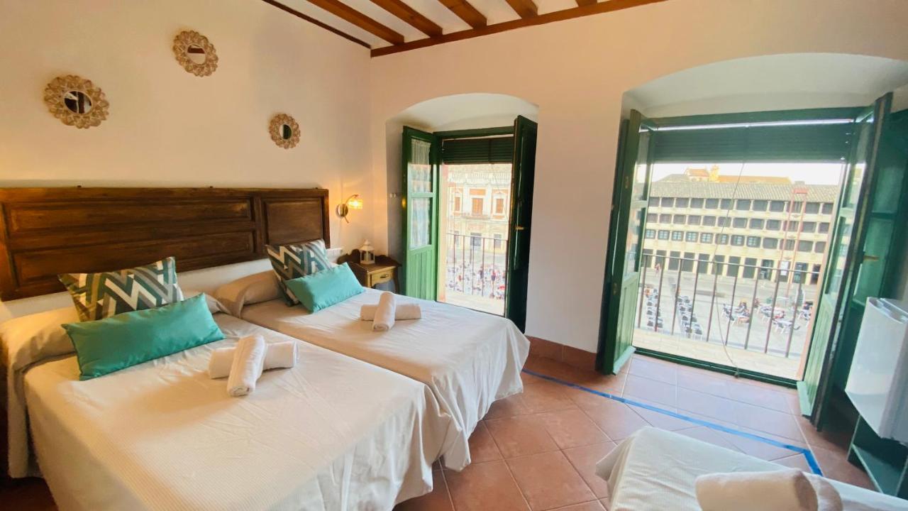 Hostel Plaza Mayor Corredera กอร์โดบา ภายนอก รูปภาพ